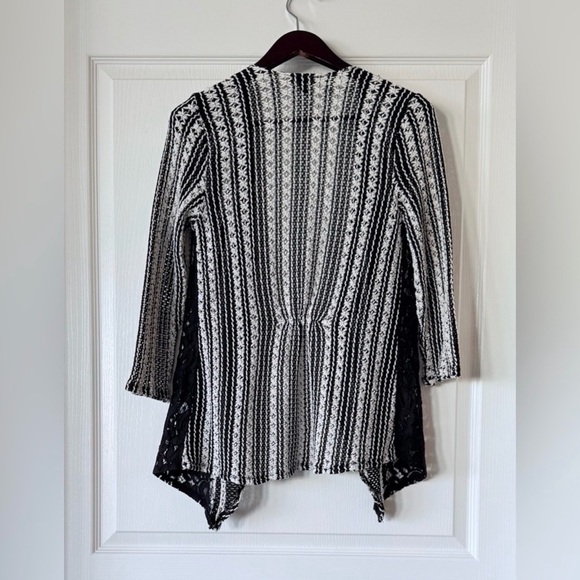 Cupio Black and White Knit Top - Picture 2 of 4